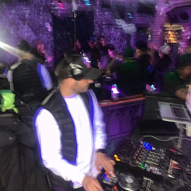 👾👾👾
Repost from @rickytempo
•
NY always leaves me with a full heart and fuller belly 🖤🤰�